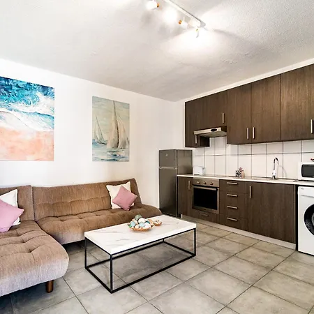 Central By Ezoria Apartment *